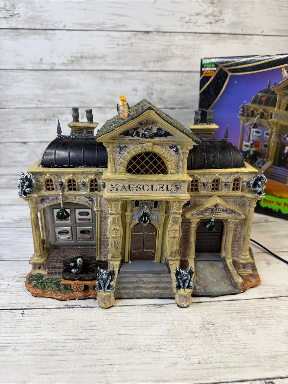Lemax “Rest in pieces Mausoleum” Spooky Town read description AS IS